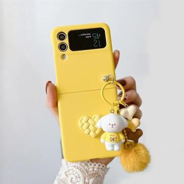 Imagem de Capa Fofa para Galaxy Z Flip 3 4 5 6 – Case de Silicone Macio com Pingente de Ursinho, Corações e Pompom | Capinha Dobrável Estilo Kawaii para Samsung Z Flip (Amarelo, Z Flip 6)