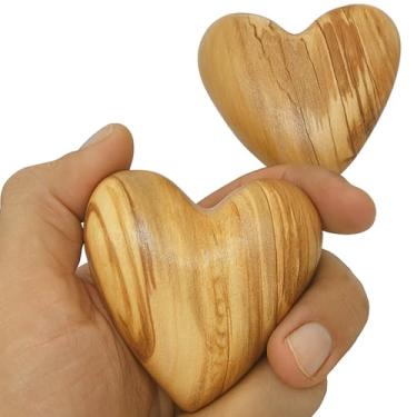 Imagem de Zuluf Conjunto de 2 corações grandes de madeira de oliveira 6 cm esculpidos à mão pesos de papel de mesa rústica centro de mesa decorações de casamento presentes de dia dos namorados decoração de casa