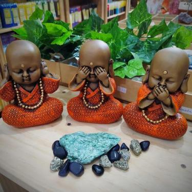 Imagem de Trio de buda sem pé laranjado 15cm - CASA FÉ