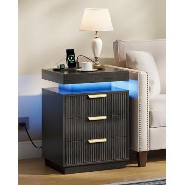 Imagem de CHOEZON Mesa de cabeceira preta com estação de carregamento, mesa de cabeceira moderna de LED com 3 gavetas caneladas e topo flutuante, mesa lateral com 2 tomadas CA, 1 USB-A, 1 tipo C, para quarto