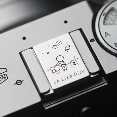 Imagem de DBZZ Capa de Sapato para Câmera Fofa para Nikon Z30/Z50/D810/D610 e Fujifilm X-T4/X-T30/X-T200/X-Pro3/X-Pro2/X-E4/X-A7/X-A5 (Estilo 2) - Metal Prata - Montagem no Topo da Câmera