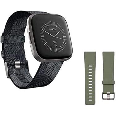 Imagem de Fitbit Smartwatch Versa 2 edição especial de saúde e fitness com frequência cardíaca, música, Alexa integrada, rastreamento de sono e natação, tecido fumo/cinza neblina, tamanho único (faixas P e L incluídas)