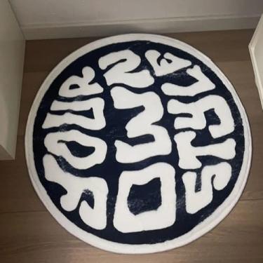 Imagem de CDHZYQ Enjoy Life Tapete redondo em forma de banheiro personalidade preto e azul tapete de banho lavável tapete de área tapete de corredor decoração de quarto tapete de banheiro (60 cm, seu próprio