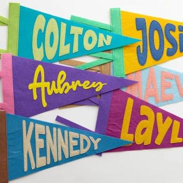 Imagem de Placa de nome de bebê - Banner de nome personalizado, placas de nome para decoração de quarto de crianças, placa de nome para bandeira de berçário, decoração de parede personalizada, bandeira de nome