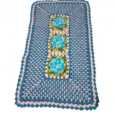 Imagem de Tapete De Crochê Artesanal Azul Com Flor