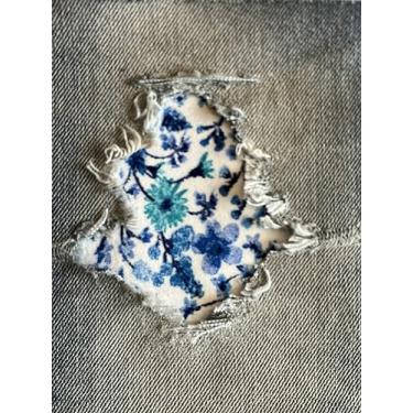 Imagem de Adesivos de tecido elástico azul e coral floral primavera Peek-A-Boo Iron On da HoleyPatches em cores/tamanhos variados (azul e turquesa, 5 cm x 10 cm (conjunto de 2))