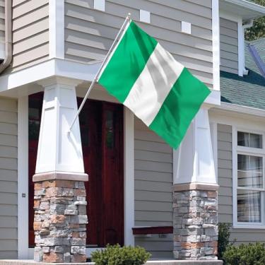 Imagem de Bandeira da Nigéria de 9,5 x 1,5 m - Cor vívida e à prova de desbotamento - Cabeçalho de lona e costura dupla - Bandeiras nacionais da Nigéria Poliéster com ilhós de latão 7,5 x 1,5 m