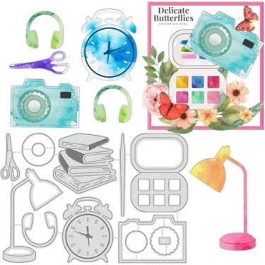 Imagem de Matrizes de corte de necessidades diárias, modelo em relevo com candeeiros de mesa, despertadores, livros, padrão de motivo de fones de ouvido para criações de scrapbooking DIY, álbuns de fotos, 0,8
