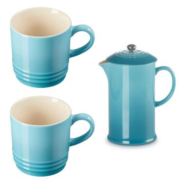 Imagem de KIT LE CREUSET PRENSA FRANCESA  E 2 CANECAS 350ML EM CERÂMICA AZUL CARIBE