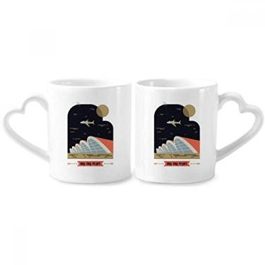 Imagem de Conjunto de canecas de porcelana para casal de aeroporto internacional de Hong Kong com alça de coração