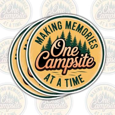 Imagem de 3 adesivos Making Memories One Campsite at A Time – Camping Adventure, Outdoor Memories Vinyl Decals – Presentes para campistas, entusiastas de atividades ao ar livre – para laptop, garrafa de água