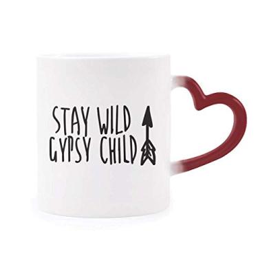 Imagem de Caneca Keep Wild Gypsy infantil sensível ao calor com citação vermelha que muda de cor