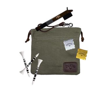 Imagem de Callaway Kit de acessórios de golfe Heritage – Possui um pincel premium para taco, bolsa para objetos de valor, camisetas e um marcador de bola de golfe dourado e prata