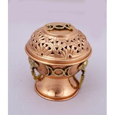 Imagem de Indian Consigners Suporte de queimador de carvão de incenso de altar de cobre com corrente (lua tripla)