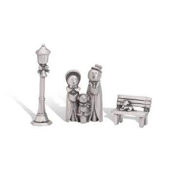 Imagem de LISA LEONARD DESIGNS Pewter Carolers Coleção Christmas Village Miniatura de Natal, Conjunto Festivo de Vila Decorações Presente Cristão Presépio Complemento para Casa