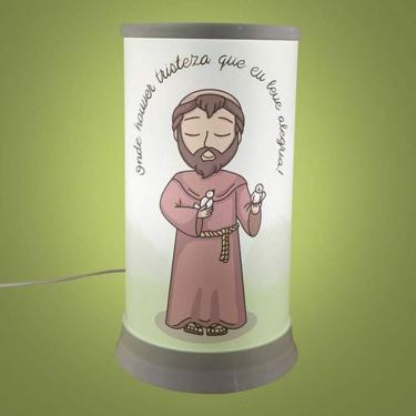 Imagem de Luz Difusa Elegante: Luminária De Mesa Hug Para Ambientes Aconchegantes