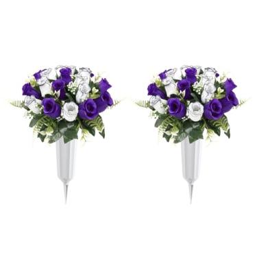 Imagem de U'Artlines 2 peças de flores artificiais de cemitério com vaso para sepultura de seda memorial, flores de rosas ao ar livre, para vaso de sepultura, arranjos de flores, roxo e branco