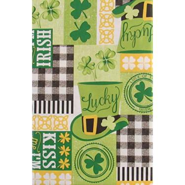 Imagem de Toalha de mesa de vinil com estampa "Kiss Me I'm Irish Lucky Patchwork de St. Patrick's Day (152,4 cm redonda)