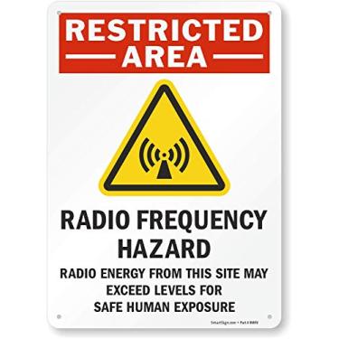 Imagem de SmartSign Placa "Área restrita - Risco de frequência de rádio" | Alumínio de 25,4 cm x 35,5 cm