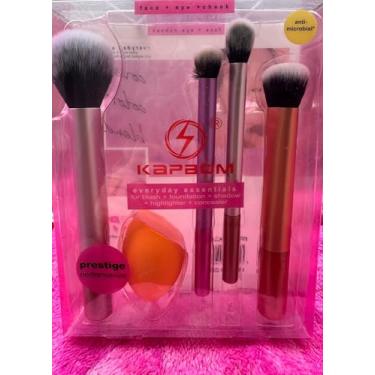 Imagem de Kit Pincel de Maquiagem Kit 4 pincéis e 1 Esponjinha - Brush set Professional makeup - Qualidade equivalente de primeira linha (Genérico)