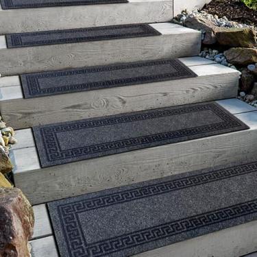Imagem de Aucuda 2 tapetes de escada externos de 21,6 cm x 76,2 cm para idosos e cães em degraus de madeira, tapete antiderrapante de borracha com isolamento térmico, tapete de escada para casa de fazenda com