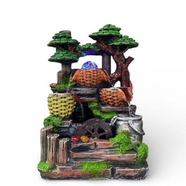 Imagem de Fonte Decorativa Rústica com Cascata, Árvores e Iluminação LED