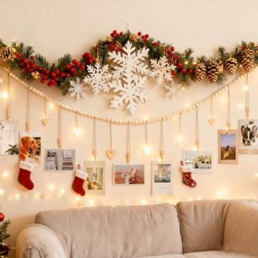 Imagem de Suporte de parede para exibição de fotos, guirlanda de madeira, com 9 clipes de madeira e 6 etiquetas de corações, para exibição de arte de crianças, decoração rústica de quarto de bebê (1 peça)