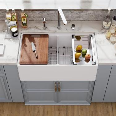 Imagem de 33 White Farmhouse Sink Workstation, Hugsleek Undermount Farm Kitchen Sink 83,8 x 50,8 cm Avental Dianteiro Branco Porcelana Cerâmica Fireclay Pias Ledge Double Bowl 50/50 Under Counter Farmer Basin