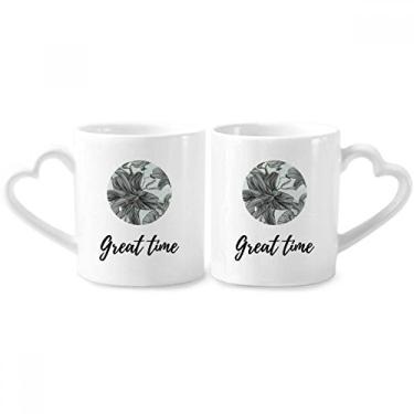 Imagem de Conjunto de canecas de porcelana para casal de flores com desenho de lírio, xícara de amante de cerâmica com alça de coração