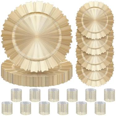 Imagem de Tanlade Conjunto de 12 placas carregadoras douradas claras a granel com anéis de guardanapo de plástico de 33 cm, borda canelada, decoração de casamento para mesa e festa de casamento (Gear)