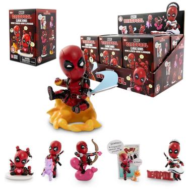 Imagem de Kit Boneco Colecionável de 10 cm, Tema Deadpool Classic Series Hero Box para Crianças de 10 Anos ou Mais, YuMe, Vermelho