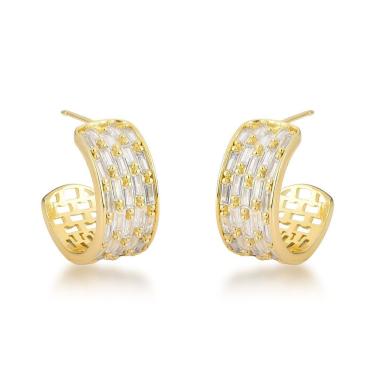 Imagem de Brincos De Argola Banhados A Ouro 18k Com Detalhes Em Zircônia - Luxo Atemporal