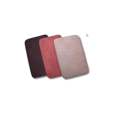 Imagem de Tapete Retangular com Relevo Geométrico, 100% Poliéster, 40x60cm, Macio e Confortável, Disponível em Cinza, Rosa, Azul, Bege e Preto