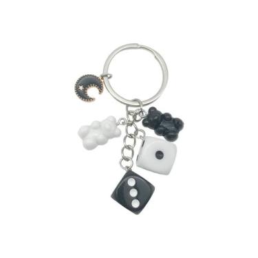 Imagem de Chaveiro de resina preta com dados em preto e branco, urso, lua - yiwe