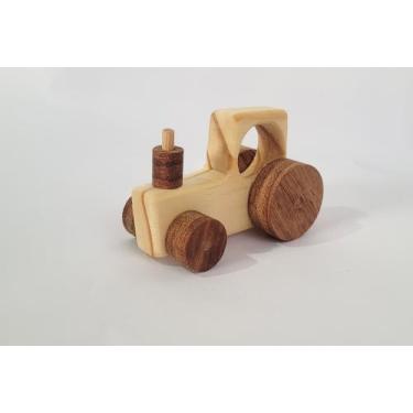 Imagem de Trator de madeira maciça. Brinquedo artesanal e decoração. - FZ Artigo