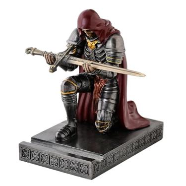 Imagem de HDMbigmi Suporte de caneta de guerreiro com armadura de caveira, suporte para celular com capa, suporte de caneta de resina, peso de papel, estátua de ornamento para escritório e casa (ferro e