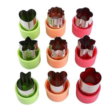Imagem de Conjunto de 9 peças de formas de cortadores de vegetais, 3 mini cortadores de biscoito de aço inoxidável, cortador de vegetais em forma de flor de coração estrela e molde de carimbos de frutas