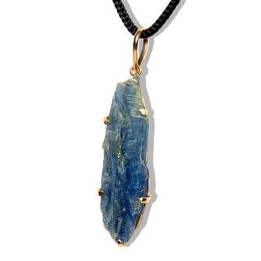 Imagem de Colar Cianita Azul Natural Garra Dourado 45 a 50mm