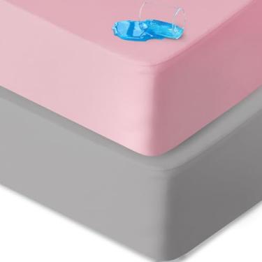 Imagem de Biloban Pacote com 2 lençóis impermeáveis Pack n Play, 100% à prova d'água, protetor de colchão mini berço, 96,5 x 66 cm, serve para cercadinho de bebê/colchão de cercadinho, berço portátil, cinza e rosa