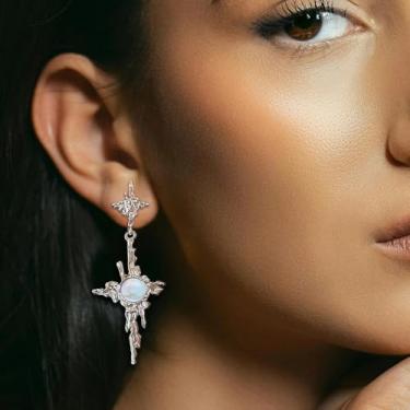 Imagem de Y2K Brincos de argola de estrela com ponta de pedra da lua para mulheres grunge emo gótico, corrente de lágrima, brincos pendentes Y2K, acessórios para roupas punk góticas, joias de Natal, presente