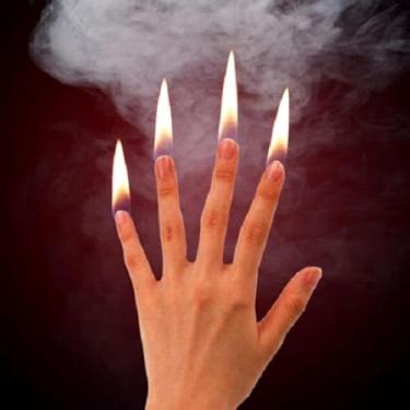Imagem de Magician's Fire Flames at Finger Tips Metal Gimmick Trick Prop para truques de mágica de palco Real Street (papel de flash não necessário)