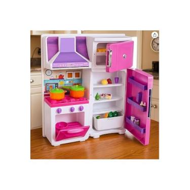 Imagem de Cozinha Infantil com Fogão, Geladeira e Coifa, Rosa, Plástico, 64cm x 18cm x 57cm, com Panelinhas e Acessórios, para Crianças a partir de 3 Anos