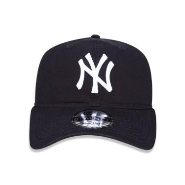 Imagem de Boné New Era 9Twenty New York Yankees Strapback Aba Curva