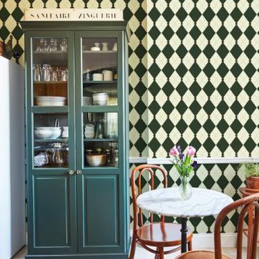 Imagem de Simon&Siff Papel de parede retrô descascar e colar papel de parede preto e verde vintage xadrez geométrico britânico papel de parede para banheiro armário de cozinha papel de contato 43,9 cm x 1,016