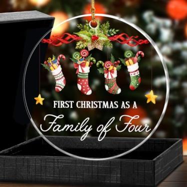 Imagem de Família de 4 enfeites de Natal, presente de bebê recém-nascido para mamãe e papai, enfeites de pendurar em acrílico para decoração de árvore de Natal