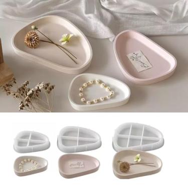 Imagem de 3 moldes de bandeja de resina de silicone, molde triangular de silicone, placa de bugiganga de concreto, molde de resinas epóxi para armazenamento de joias, suporte de vela, arte, artesanato