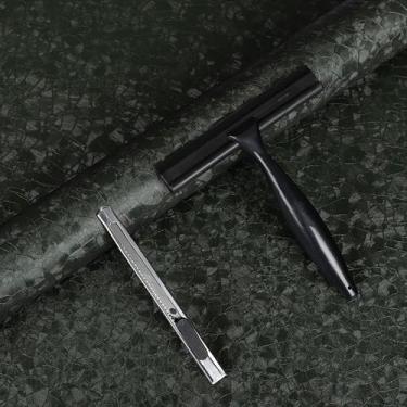 Imagem de Papel de parede verde escuro - papéis de parede em relevo texturizados modernos - Papel de contato à prova d'água autoadesivo removível para bancadas, gabinete, decoração de casa com raspador