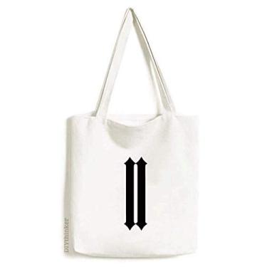 Imagem de Algarismos romanos dois em silhueta preta, sacola de compras, bolsa casual