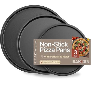 Imagem de Conjunto de 3 bandejas de pizza suíças Bakken – Revestimento cinza, antiaderente, formas redondas para pizza – podem ser lavadas na lava-louças, assadeira premium para cozinhar em casa