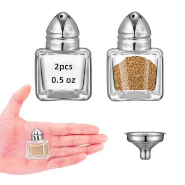 Imagem de 2 peças de saleiro e pimenteiro pequenos em forma de cubo de 14,2 g com tampo de tom, mini potes de tempero de vidro transparente, saleiro de especiarias com funil para festa de casamento, restaurante